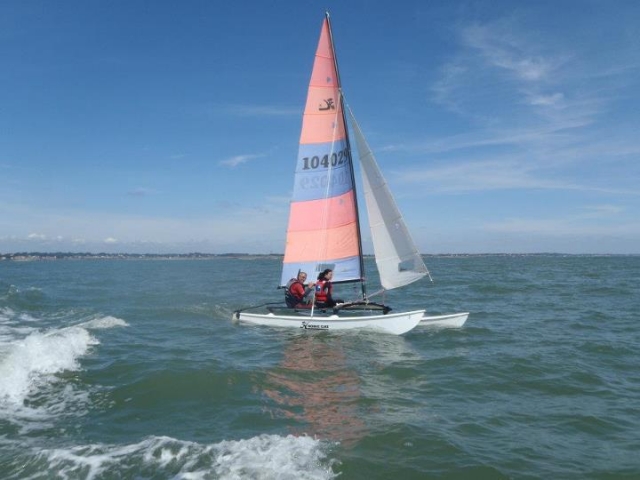  租一艘 Loire Atlantique 双体船